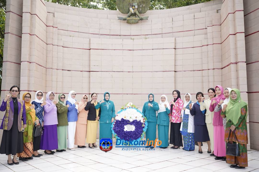Rangkaian Peringatan Hari Ibu, Ketua PKK Kolaka Pimpin Upacara di Makam Pahlawan
