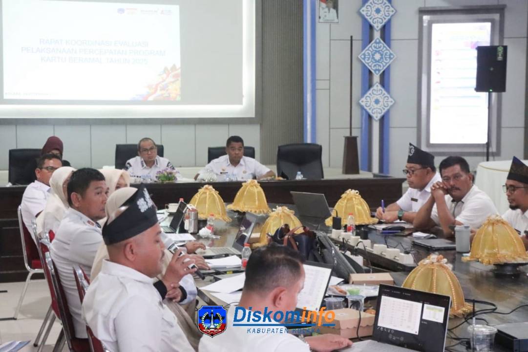 Bupati Kolaka Pimpin Rakor Evaluasi Percepatan Program Kartu Beramal Tahun 2025