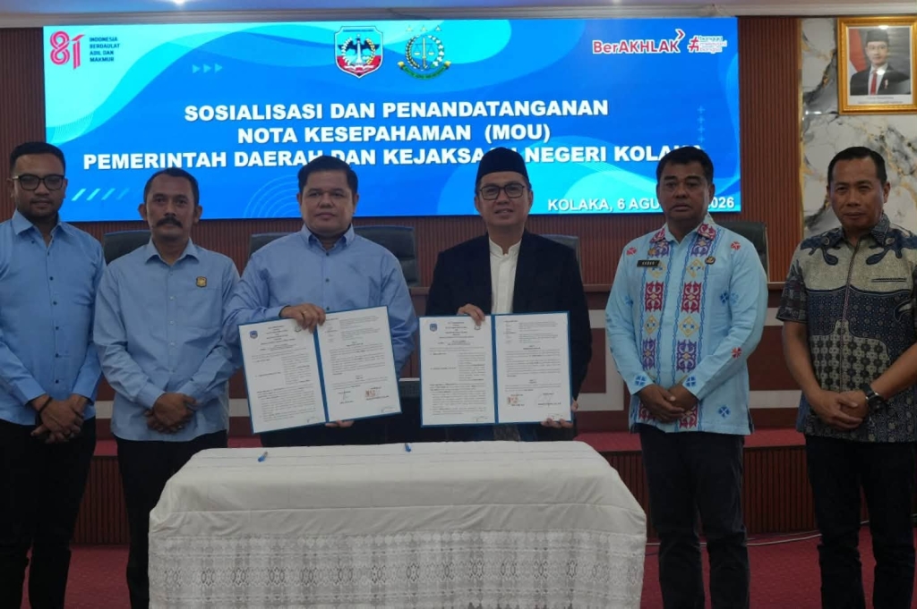 Pemkab Kolaka Perkuat Kepastian Hukum, Bupati Tandatangani MoU dengan Kejari Kolaka
