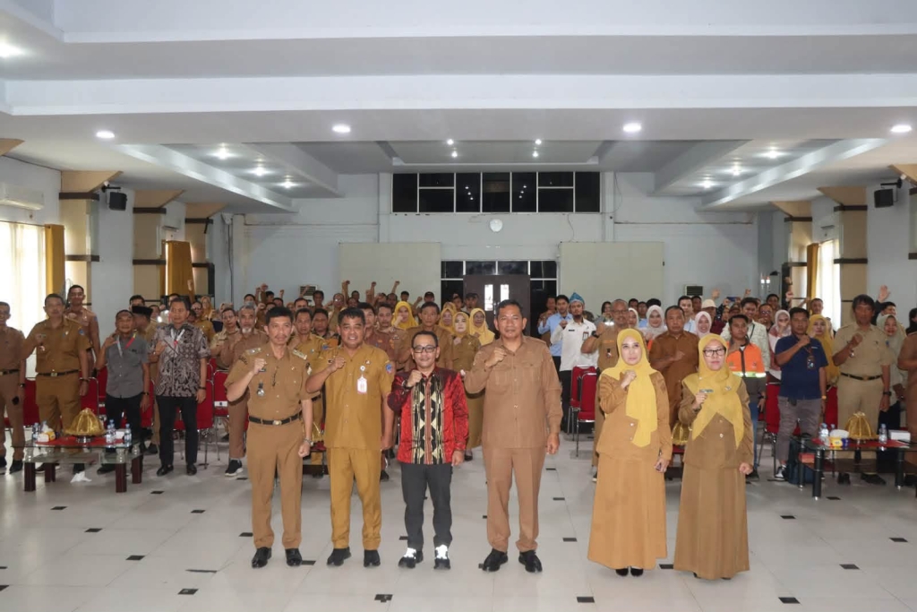Sekda Kolaka Pimpin Rakor Penanggulangan Kemiskinan, Perkuat Kolaborasi Lintas Sektor.