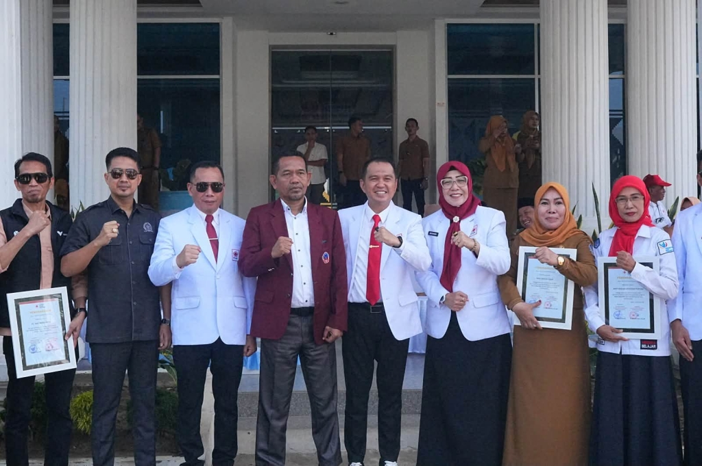 Semangat Kemanusiaan Bergema, Bupati Kolaka Pimpin Upacara HUT ke-81 PM