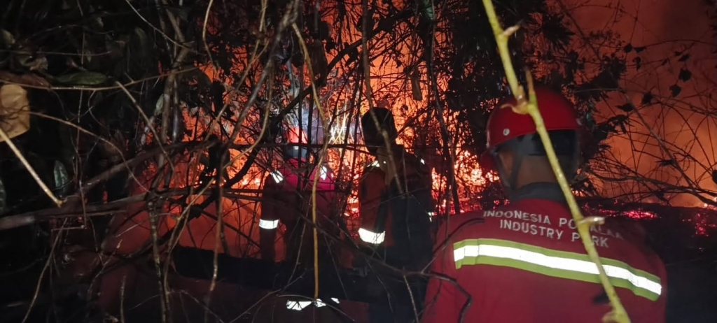 Karhutlah di Huko-Hulo Pomalaa, Tim Gabungan Berupaya Padamkan Titik Api
