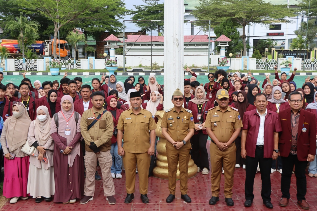 Bupati Kolaka Lepas Mahasiswa KKN USN Kolaka, Perkuat Sinergi Pengabdian untuk Pembangunan Daerah.